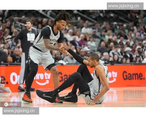 马刺138-125轻取独行侠，卡斯尔19中15轰40+12+12，文班亚马16+11